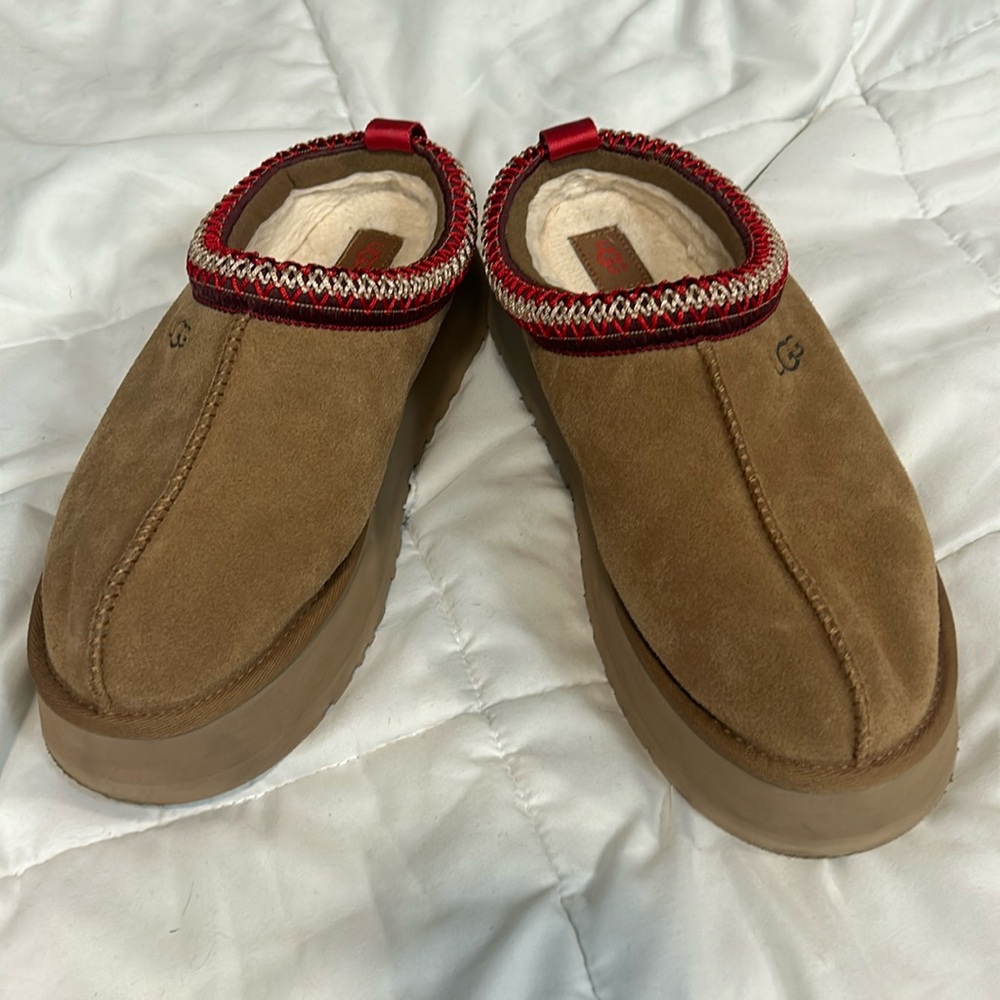 Ladies UGG Tasman Mules Slides. Camel color. Size 9.